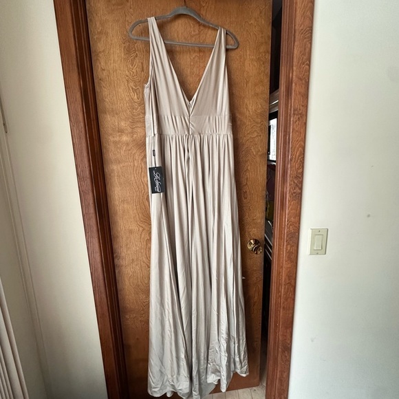 La Femme Nude Plunge Neck A Line Sleeveless Formal Gown Dress 28547 Size 18 NWT - Picture 5 of 5